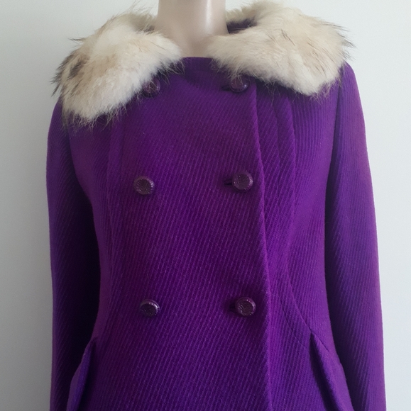 VTG | Winter Topcoat with Fur Collar - Picture 5 of 16